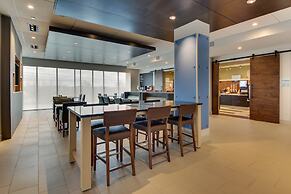 Holiday Inn Express & Suites Nashville Metrocenter Downtown by IHG