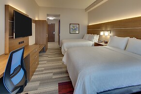 Holiday Inn Express & Suites Nashville Metrocenter Downtown by IHG