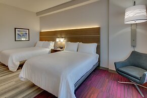 Holiday Inn Express & Suites Nashville Metrocenter Downtown by IHG