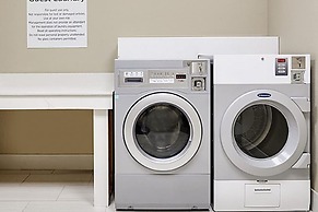 Holiday Inn Express & Suites Nashville Metrocenter Downtown by IHG