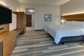 Holiday Inn Express & Suites Nashville Metrocenter Downtown by IHG