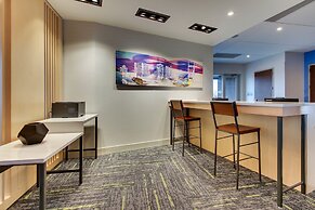 Holiday Inn Express & Suites Nashville Metrocenter Downtown by IHG