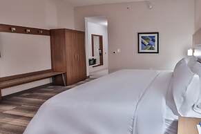 Holiday Inn Express & Suites Nashville Metrocenter Downtown by IHG