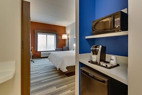 Holiday Inn Express & Suites Nashville Metrocenter Downtown by IHG