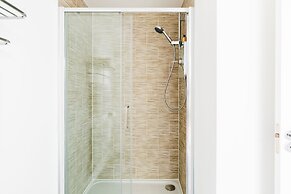 Sherlock Modern Home by Svelte Living