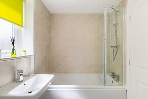 Sherlock Modern Home by Svelte Living