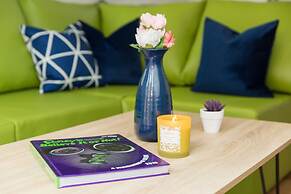 Sherlock Modern Home by Svelte Living