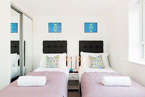 Sherlock Modern Home by Svelte Living