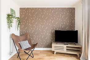 Sherlock Modern Home by Svelte Living