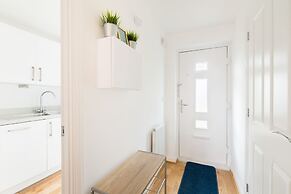 Sherlock Modern Home by Svelte Living