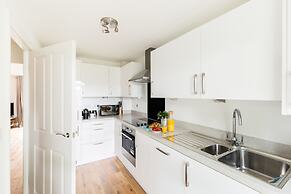 Sherlock Modern Home by Svelte Living