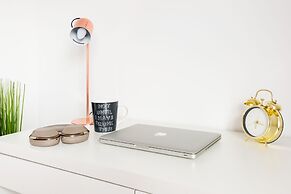 Sherlock Modern Home by Svelte Living