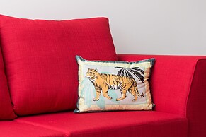 Sherlock Modern Home by Svelte Living