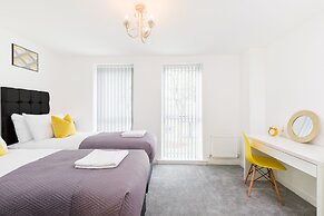 Sherlock Modern Home by Svelte Living