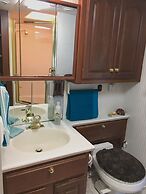 The Great Escape-Shirley with Hot Tub