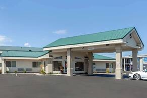 Rodeway Inn & Suites Ontario