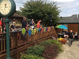 Bullwinkles Rustic Lodge