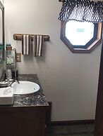 Bullwinkles Rustic Lodge