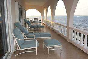 Patricks Bay Villa