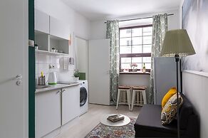 RedHouse Studio Apartment