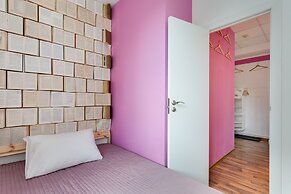 RedHouse Studio Apartment