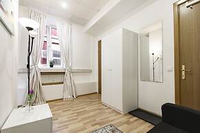 RedHouse Studio Apartment