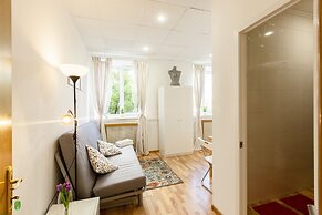 RedHouse Studio Apartment