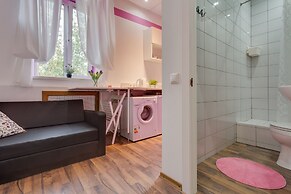 RedHouse Studio Apartment