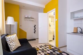 RedHouse Studio Apartment