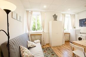 RedHouse Studio Apartment