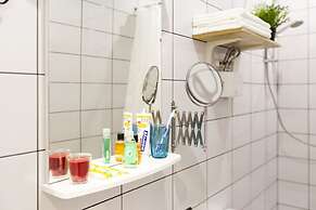 RedHouse Studio Apartment