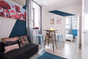 RedHouse Studio Apartment