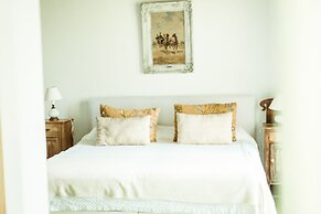 Estancia Anastasio by Folk