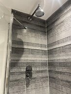 Beach House Courtyard 1 bed