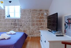 Dolce Vita Stone House Hvar