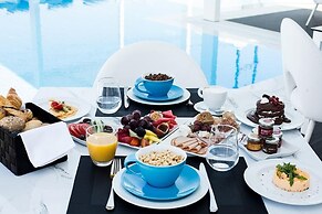 Crystal villas & suites