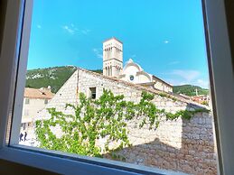 Historic Piazza House & Romantic Garden