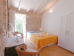 Historic Piazza House & Romantic Garden