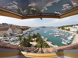Hvar Attic Apartment