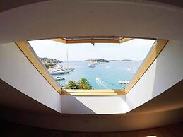 Hvar Attic Apartment