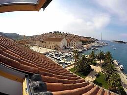 Hvar Attic Apartment