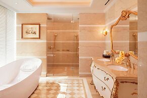 The Ritz-Carlton, Pune