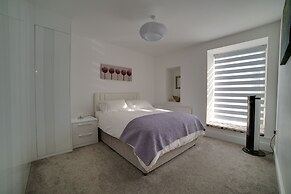 Cs Serviced Apartments