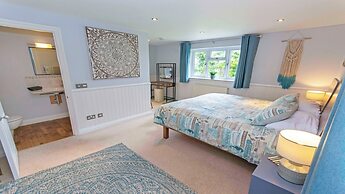 Ladywell Croyde 6 Bedrooms, Sleeps 12, Hot Tub