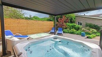 Ladywell Croyde 6 Bedrooms, Sleeps 12, Hot Tub