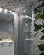 Nemeseos 82m² homm Apartment with Roof Garden and Pool