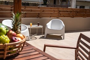 Nemeseos 80m² homm Apartment with Roof Garden and Pool