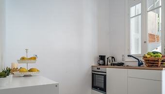 Nemeseos 80m² homm Apartment with Roof Garden and Pool