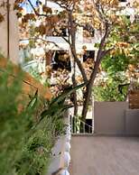 Nemeseos 80m² homm Apartment with Roof Garden and Pool