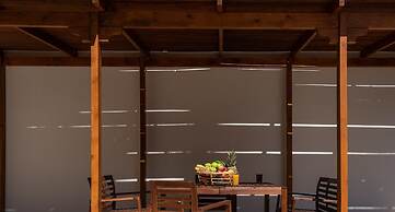 Nemeseos 80m² homm Apartment with Roof Garden and Pool